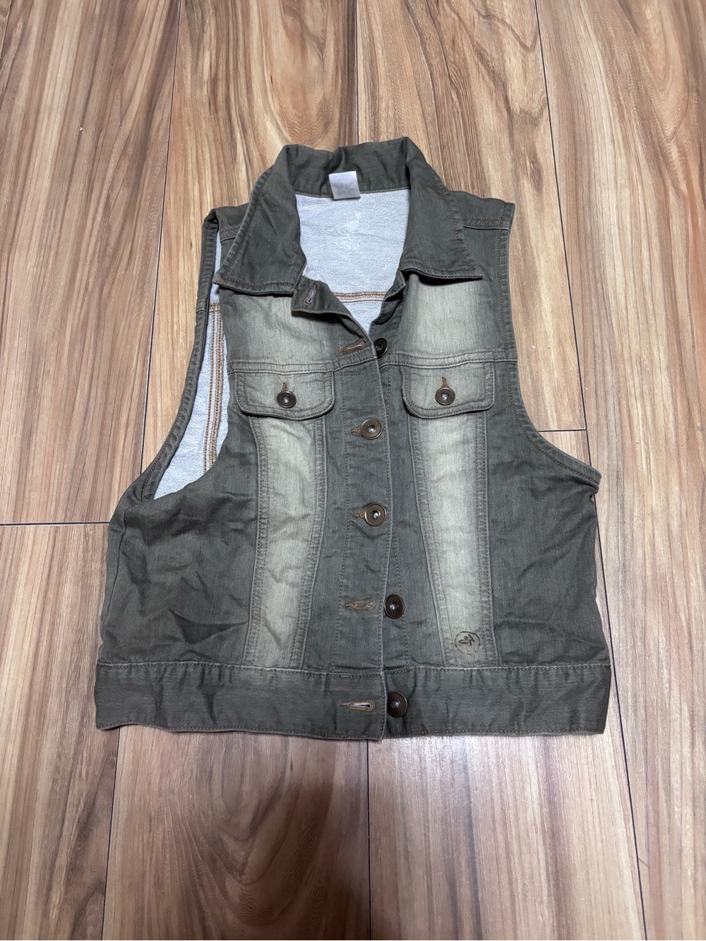 Zumba Fitness Olive Washed Denim Sleeveless Vest Gold print world tour size S